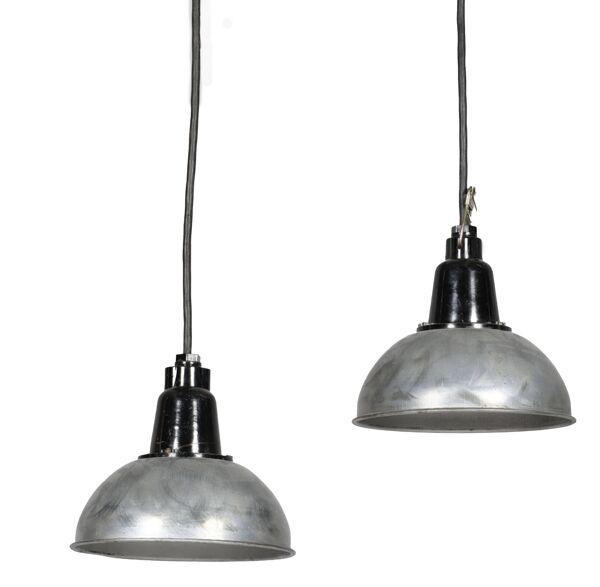 2 Pendentifs industriels en Fer et Bakélite 1950