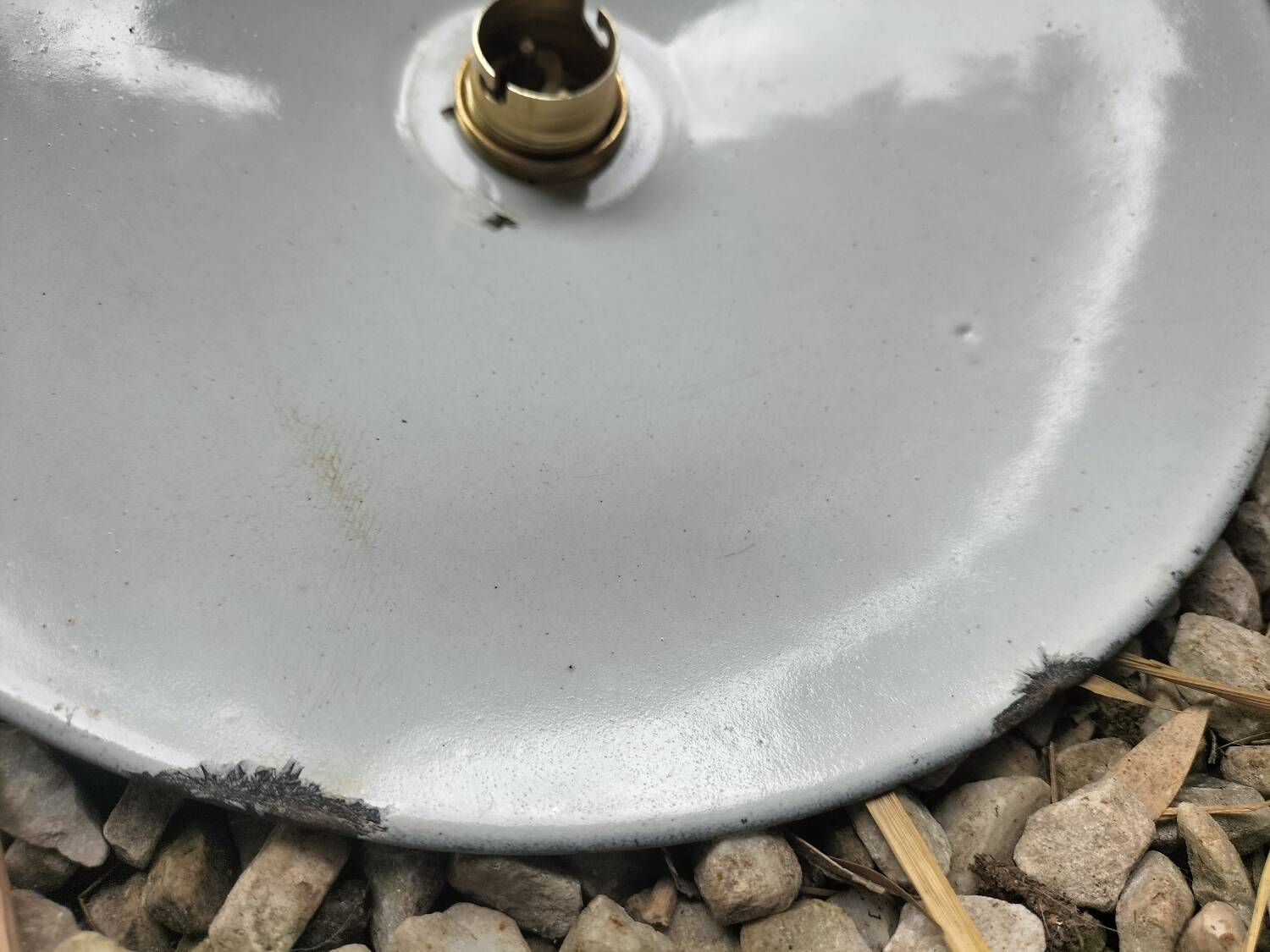 Enamelled sheet metal suspensions