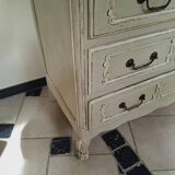 Distressed chest of drawers