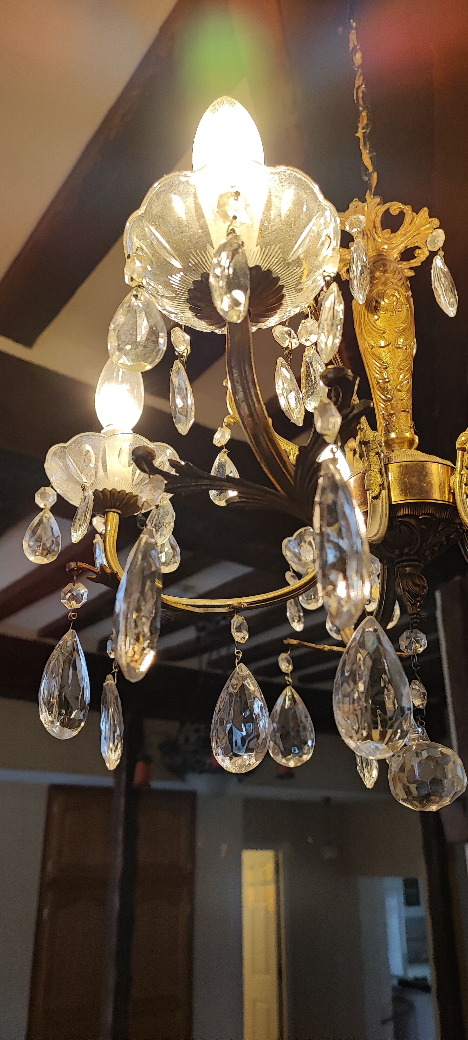 Bronze chandelier with 5-burner tassels