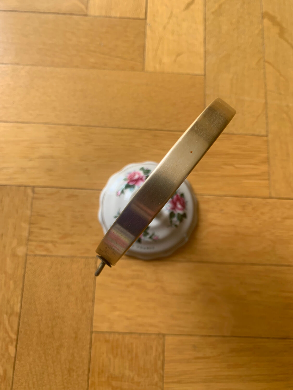 Porcelain flowered table mirror - Bergère de France