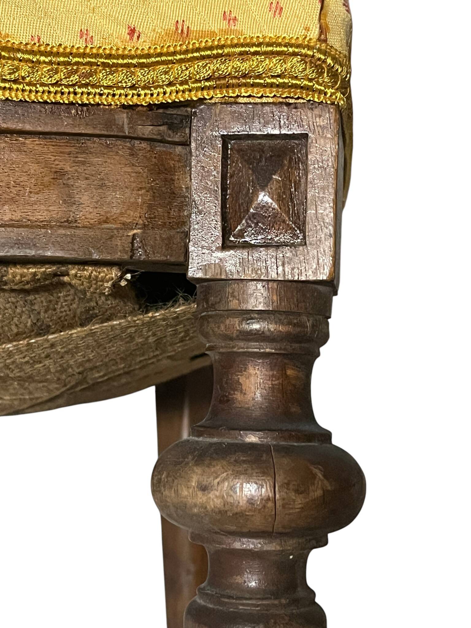 Queen's chair in Louis XVI style, wood and fabric, late 19th century.