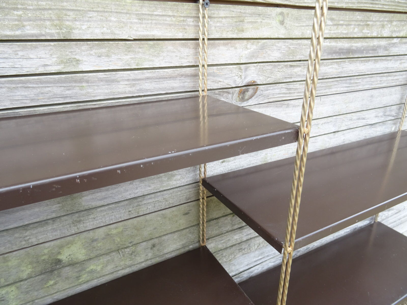 Modular metal string wall shelf