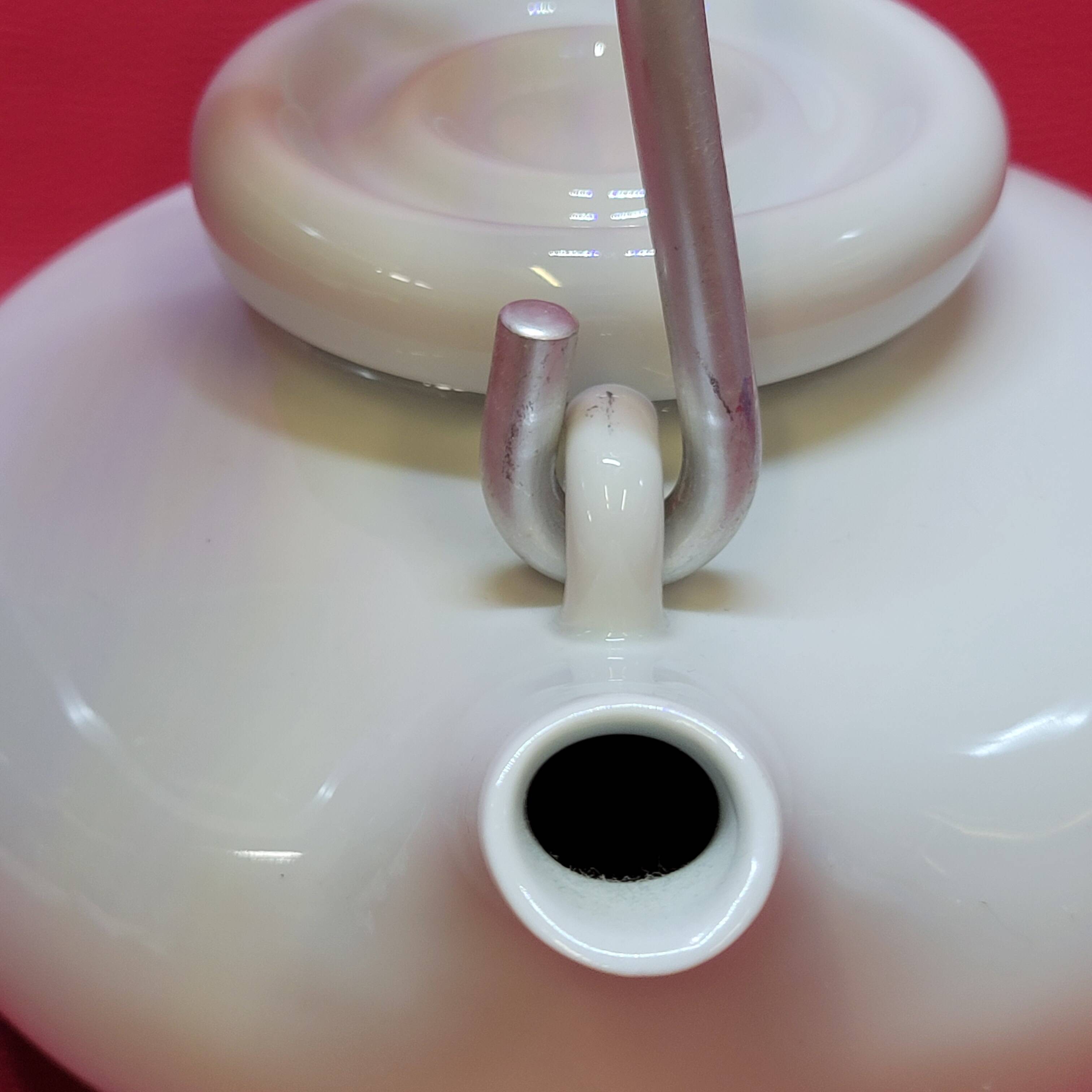 Théière en porcelaine blanche Carl Gustaf Jahnsson