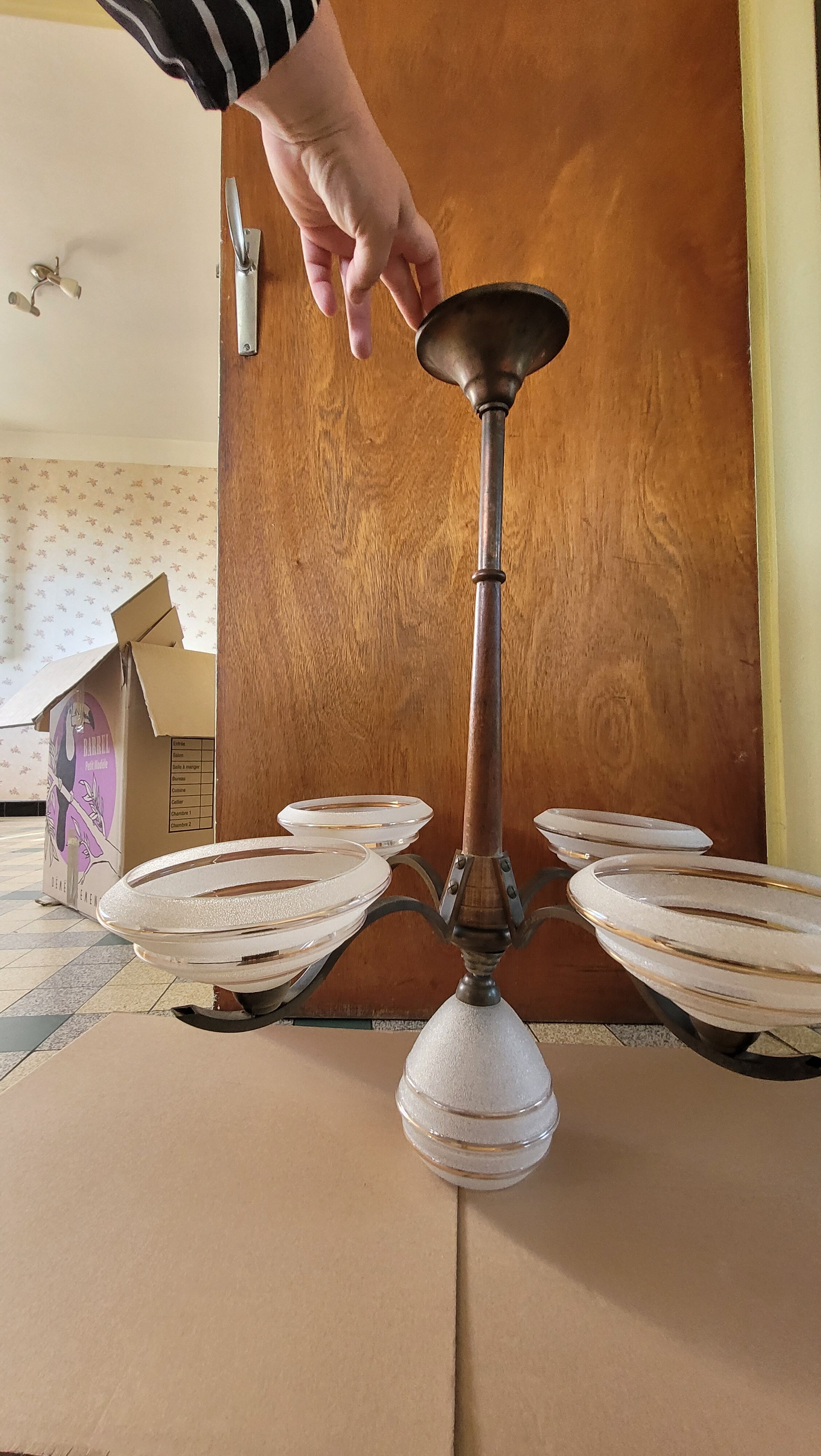Lustre années 40 4 branches 5 globes en opaline