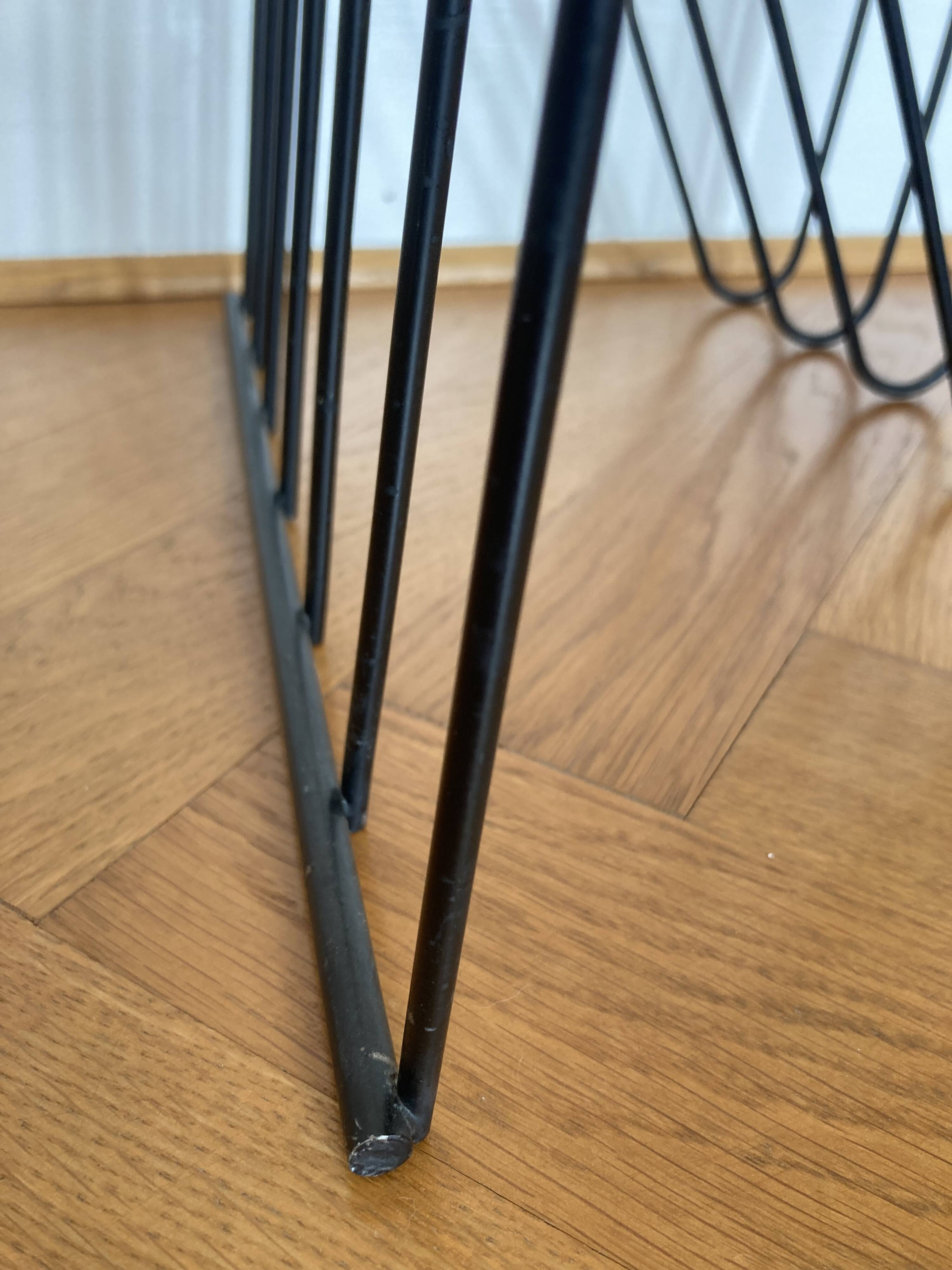 Magazine rack "z" by f arnal 70s