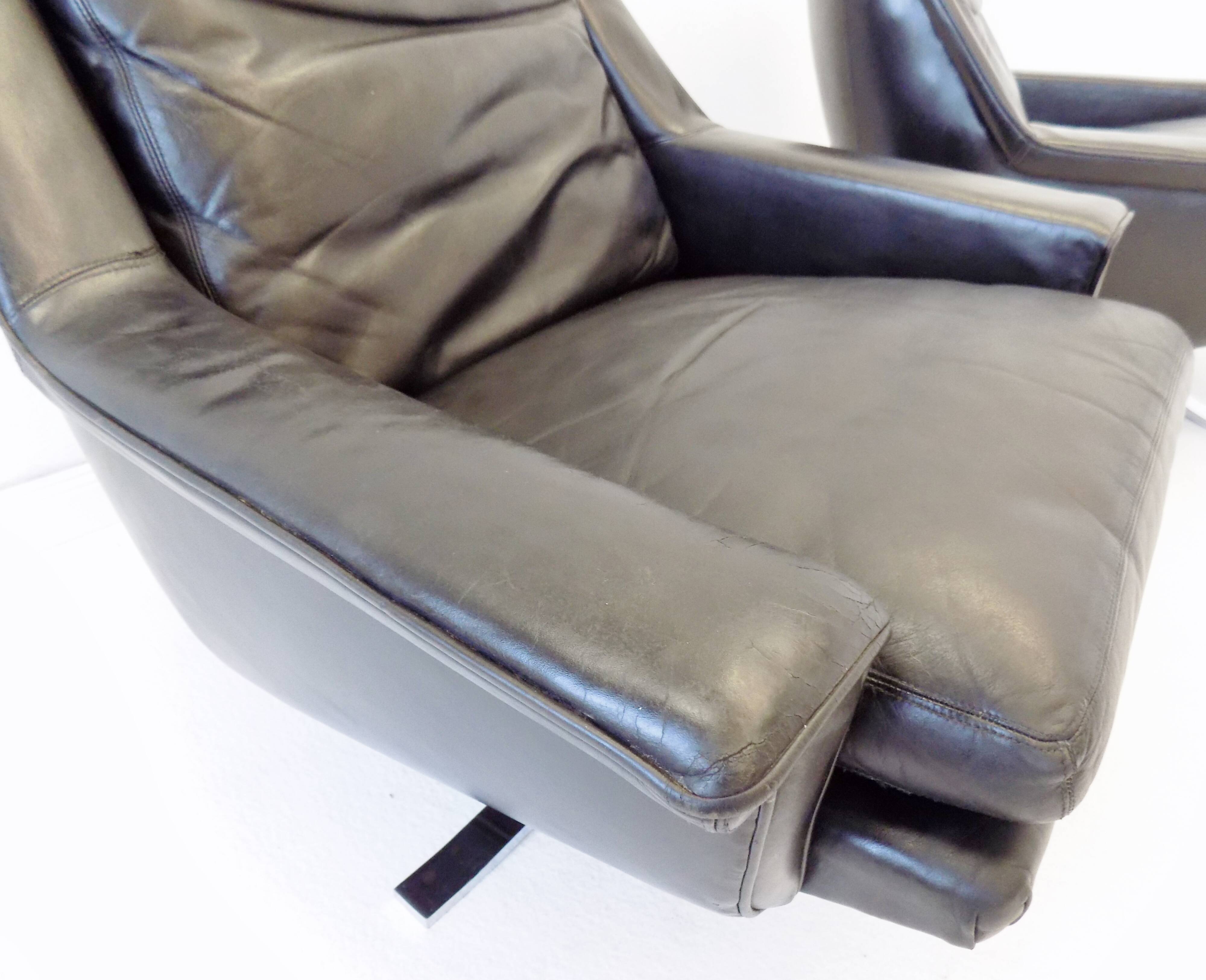 ESA model 802 pair of black leather lounge chairs by Werner Langenfeld