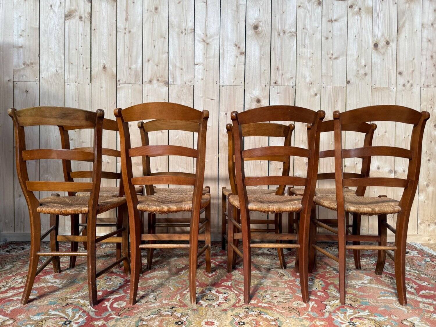Set of 8 rustic chairs in Louis XV style – Fruitwood, straw seats.