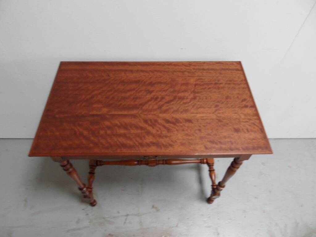 Antique mahogany sidetable with drawer