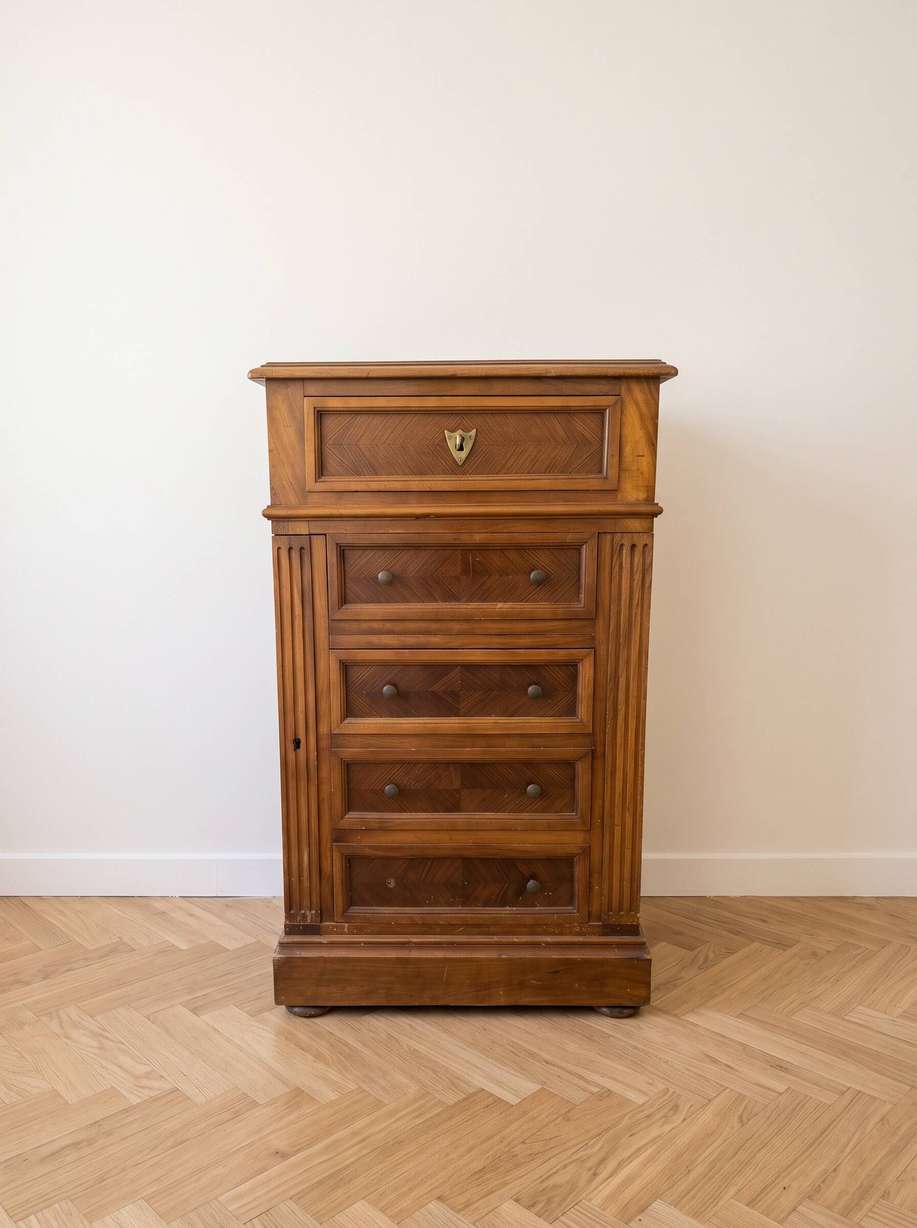 Antique chest of drawers in solid wood and marquetry