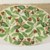 Grand plat ancien "decor de chataignes"