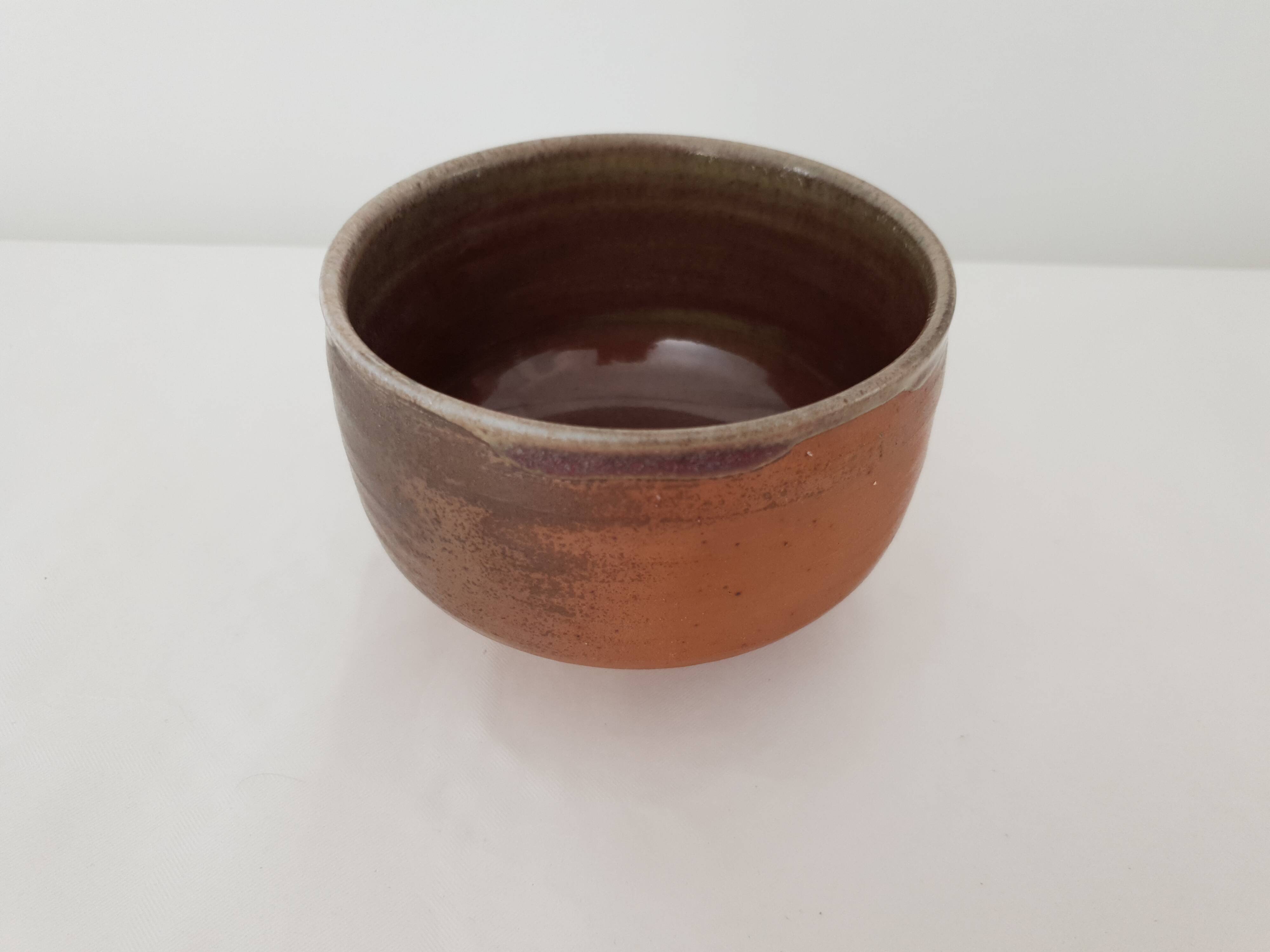 Signed ceramic bowl / cup (Pictogram to identify)