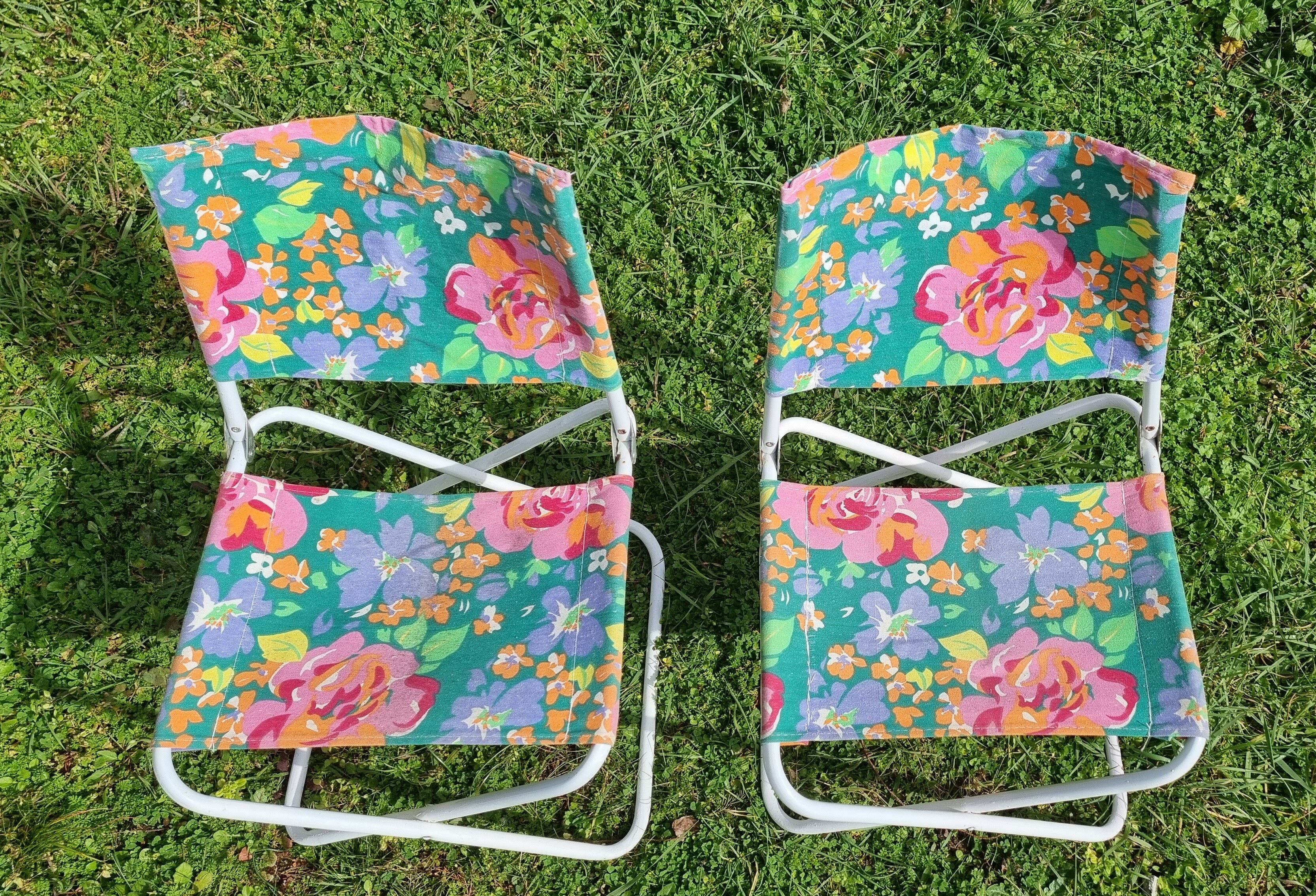 pair folding beach chairs