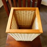 Retro plastic wicker basket with wooden frame