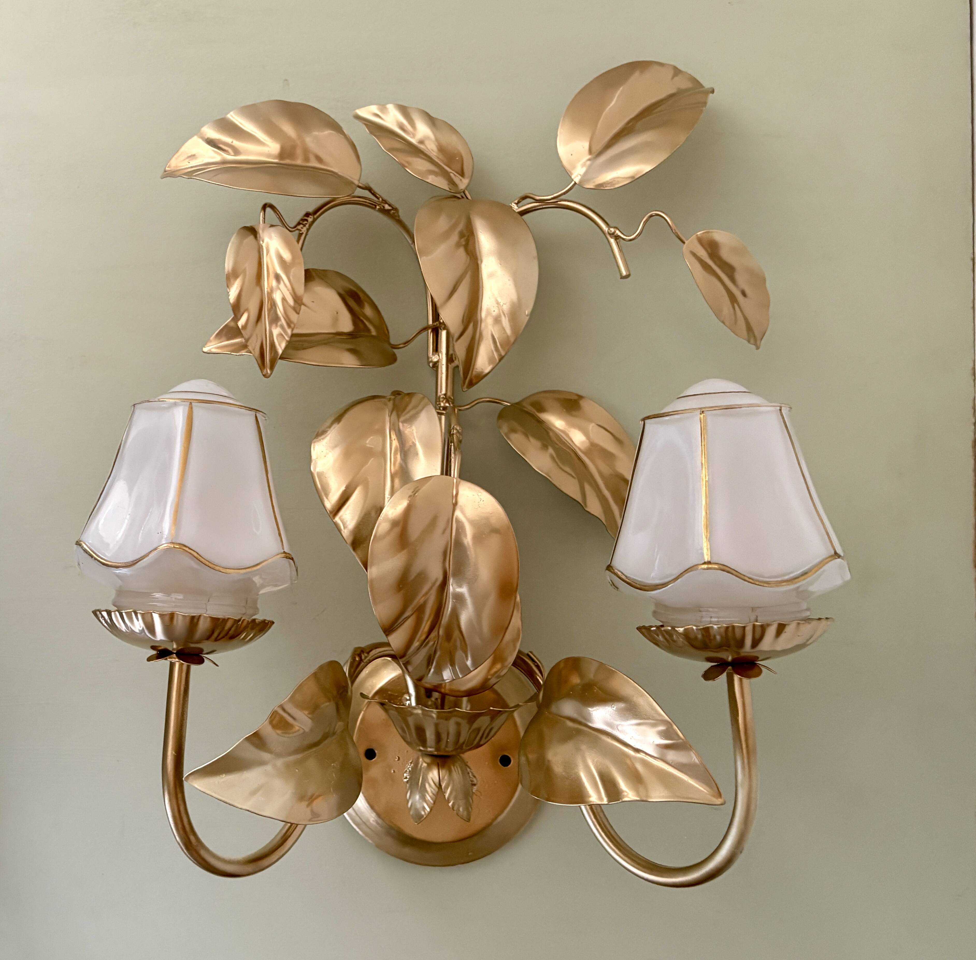 Vintage two-light wall lamp in gold metal with vintage art deco globes