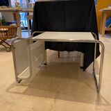 Table d'appoint porte-revues