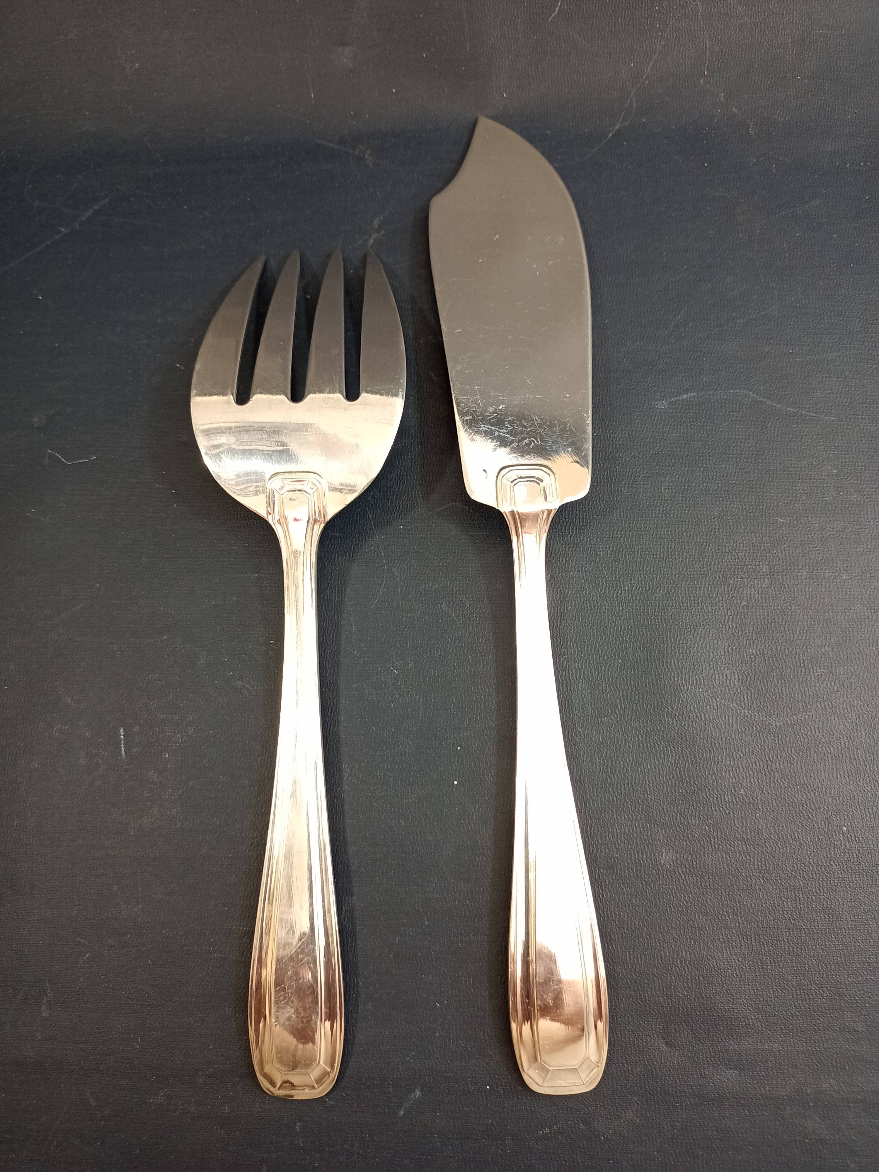 Fish service of 12 seats and covered ercuis service