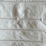 Drap ancien en lin brodé