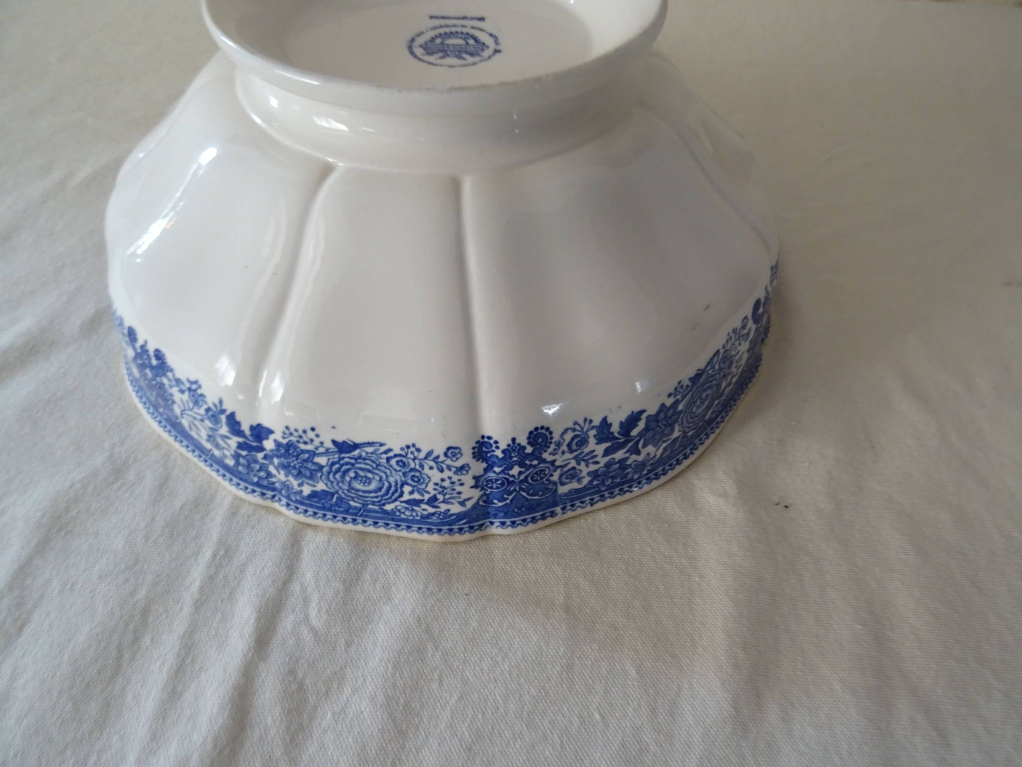 Large salad bowl dish Villeroy & Boch antique earthenware 374112 Burgenland Blue
