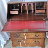 English secretary in walnut grazing