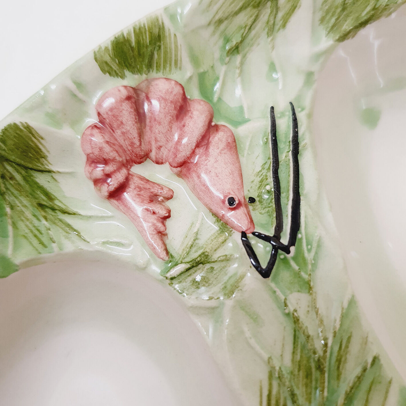 Lot 2 oyster plates in slip