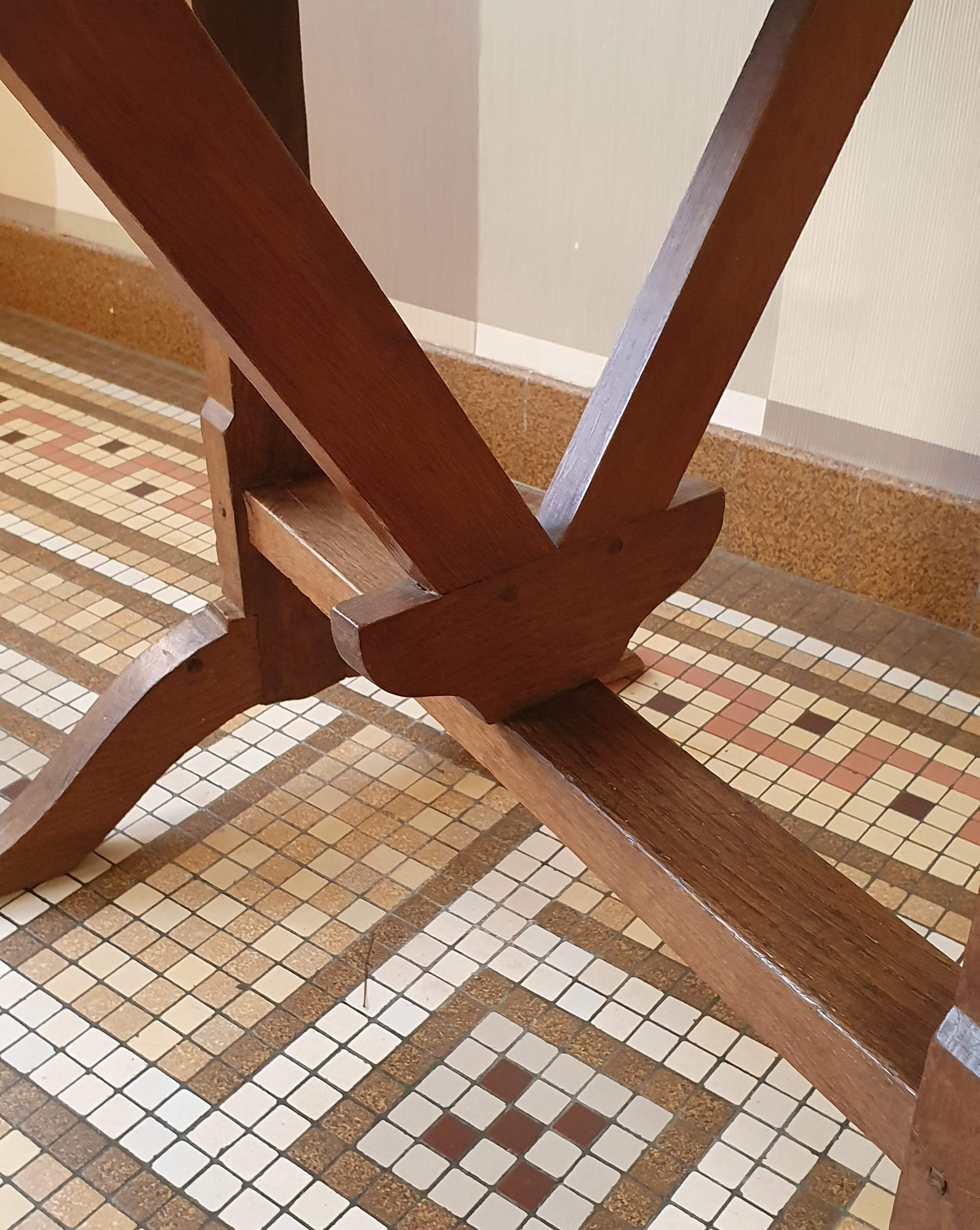 Oak winegrower's table