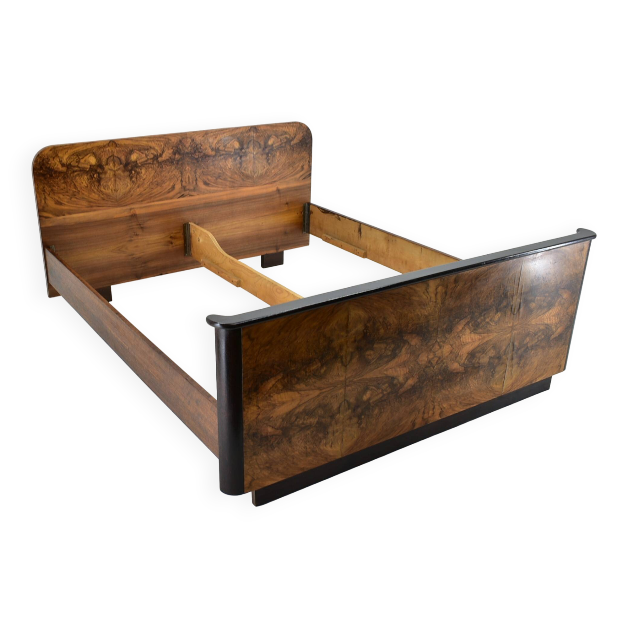 Art Deco double bed by Jindřich Halabala for Up Závody, 1945s