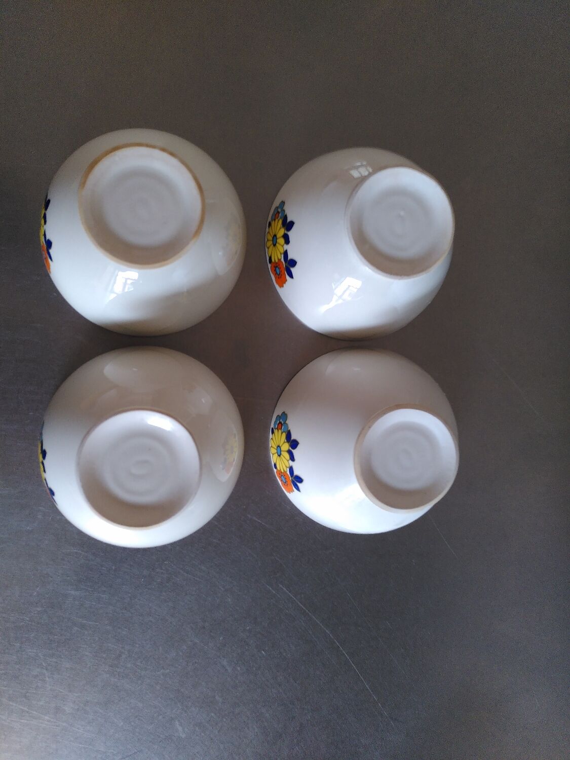 4 Boch medium bowls