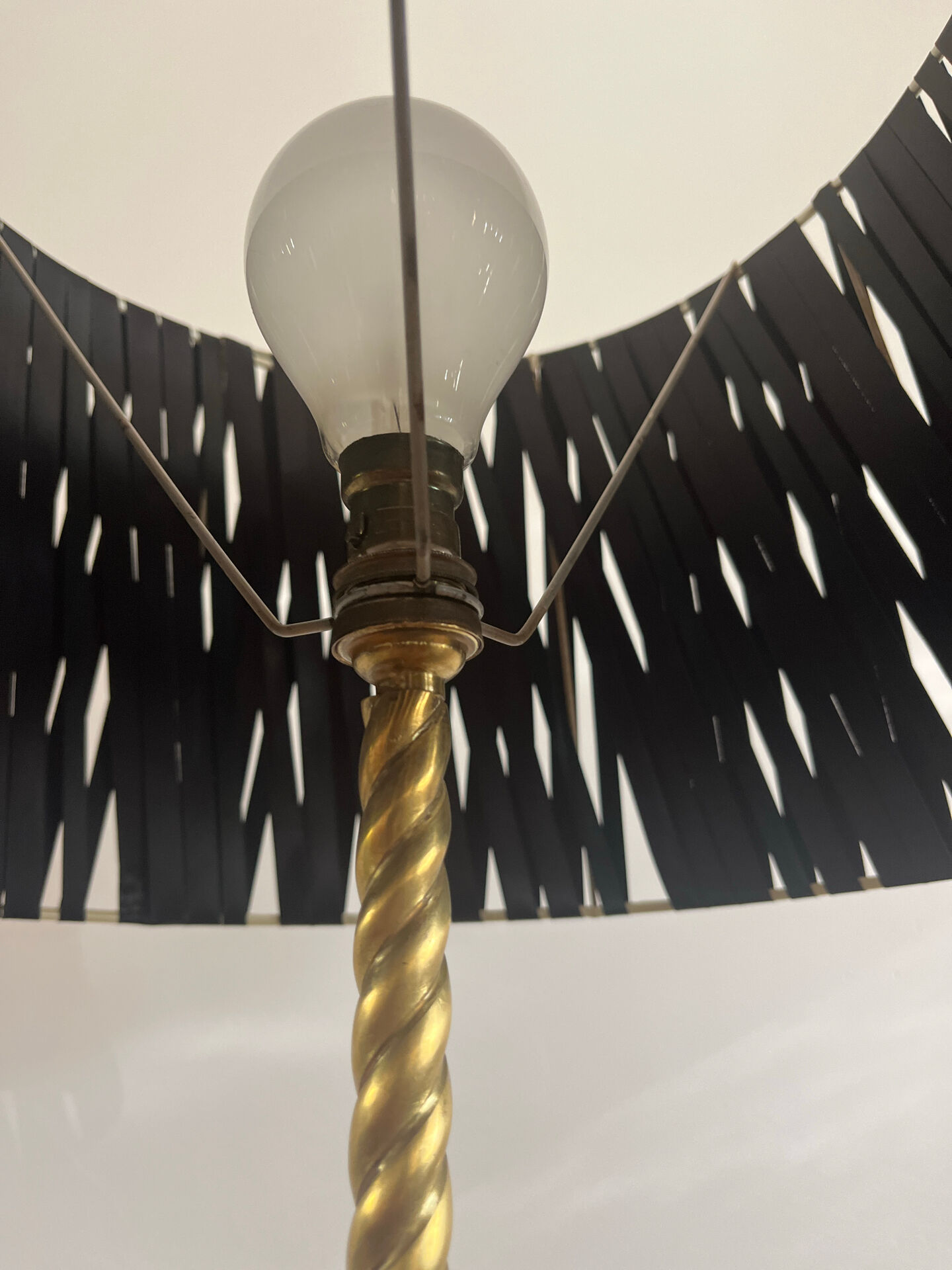 Lampadaire sur pied Art déco noir et doré