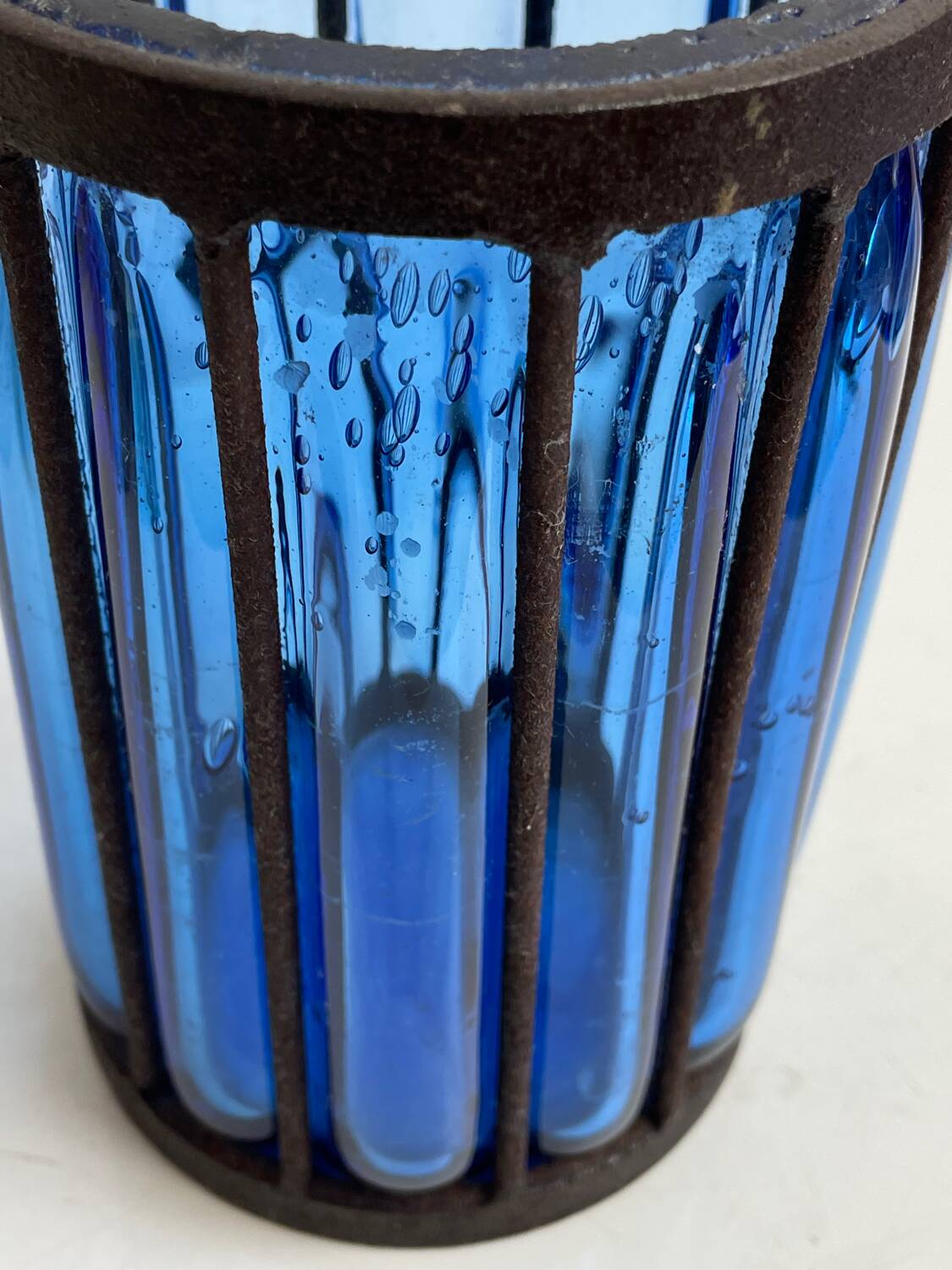 Vase en verre soufflé enchâssé