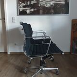 EA 117 Office chairs by Charles & Ray Eames for Vitra