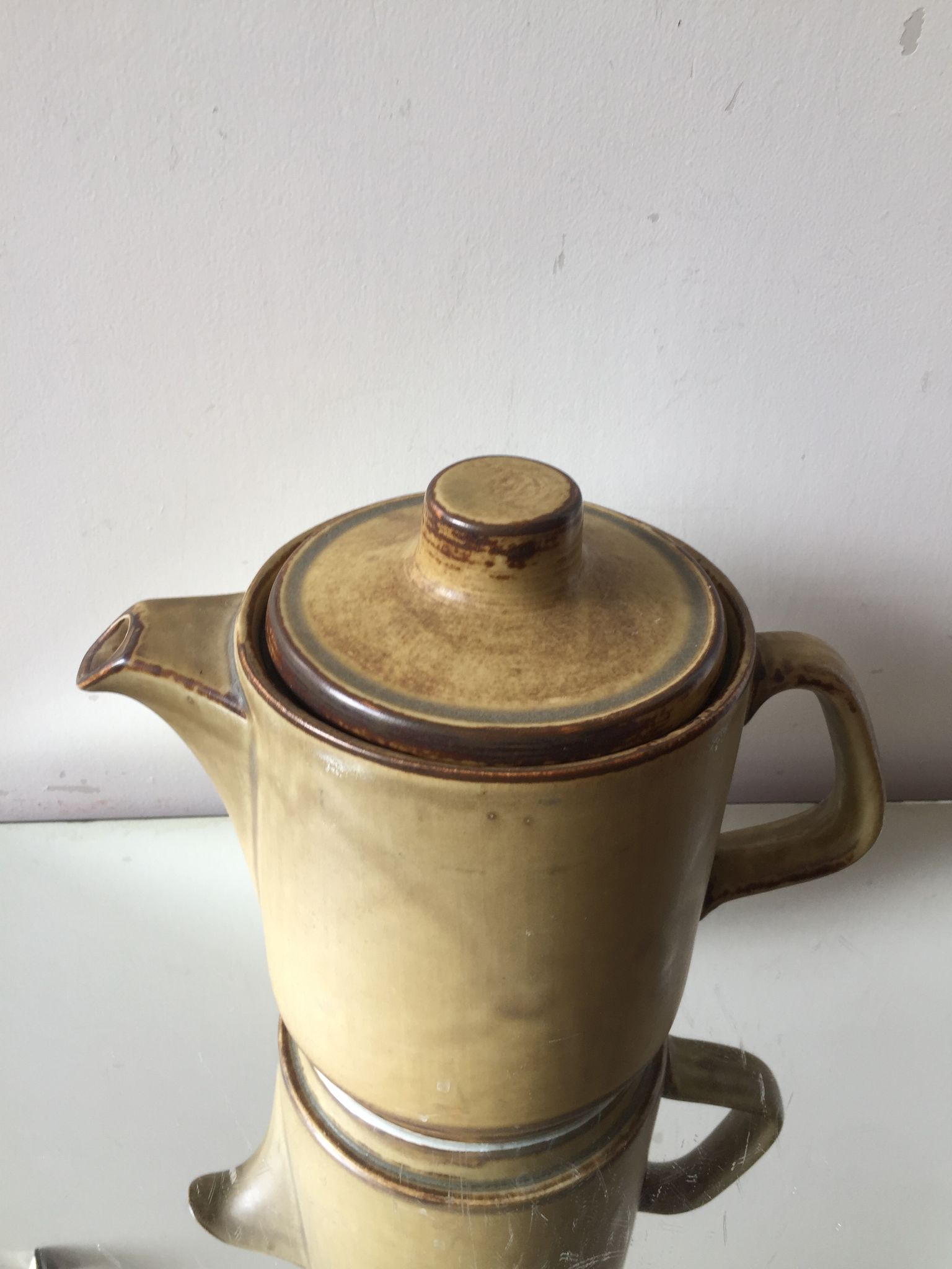Cafetière en grès scandinave
