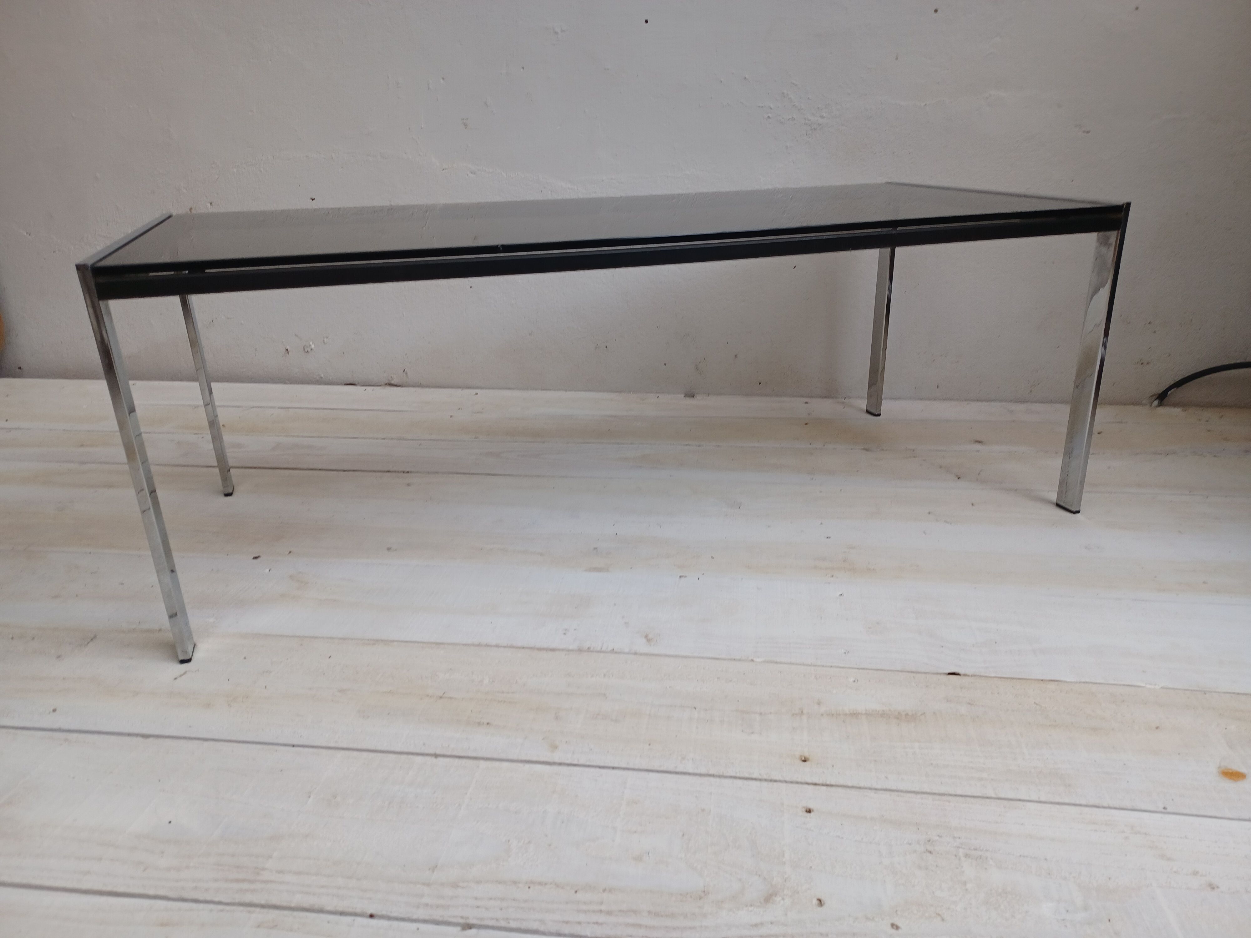 Table basse , verre fumé