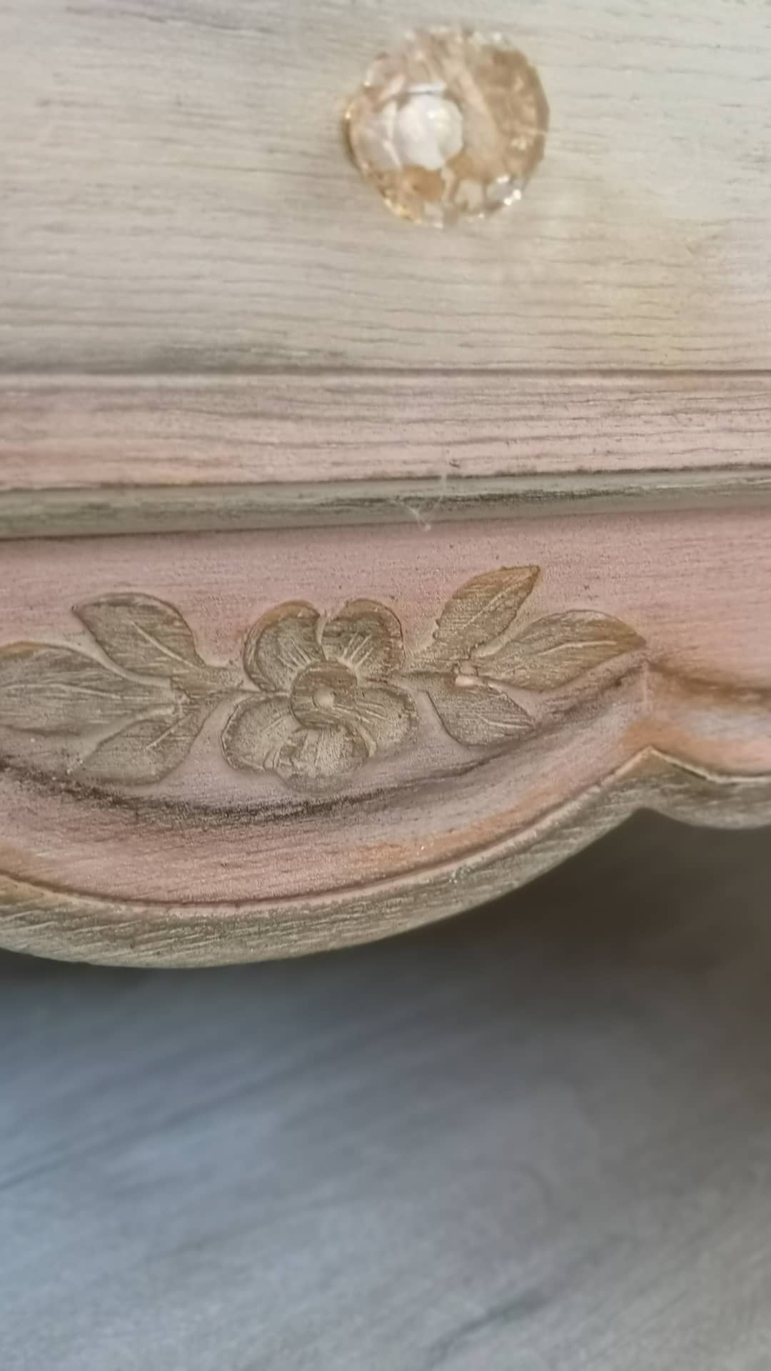 Convenient chiffonnier