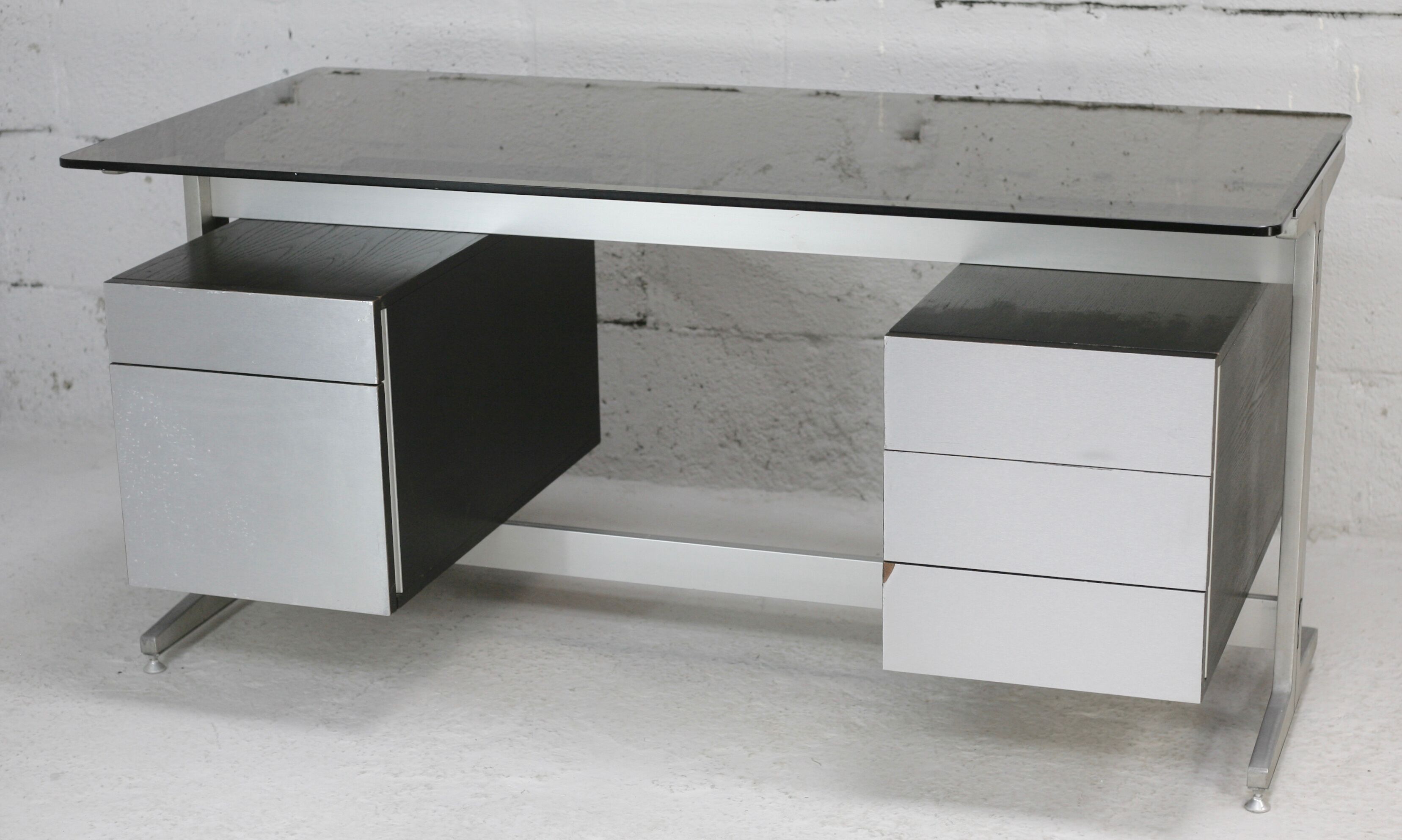 Desk double boxes, Etienne Fermigier, edited by JFR 1970