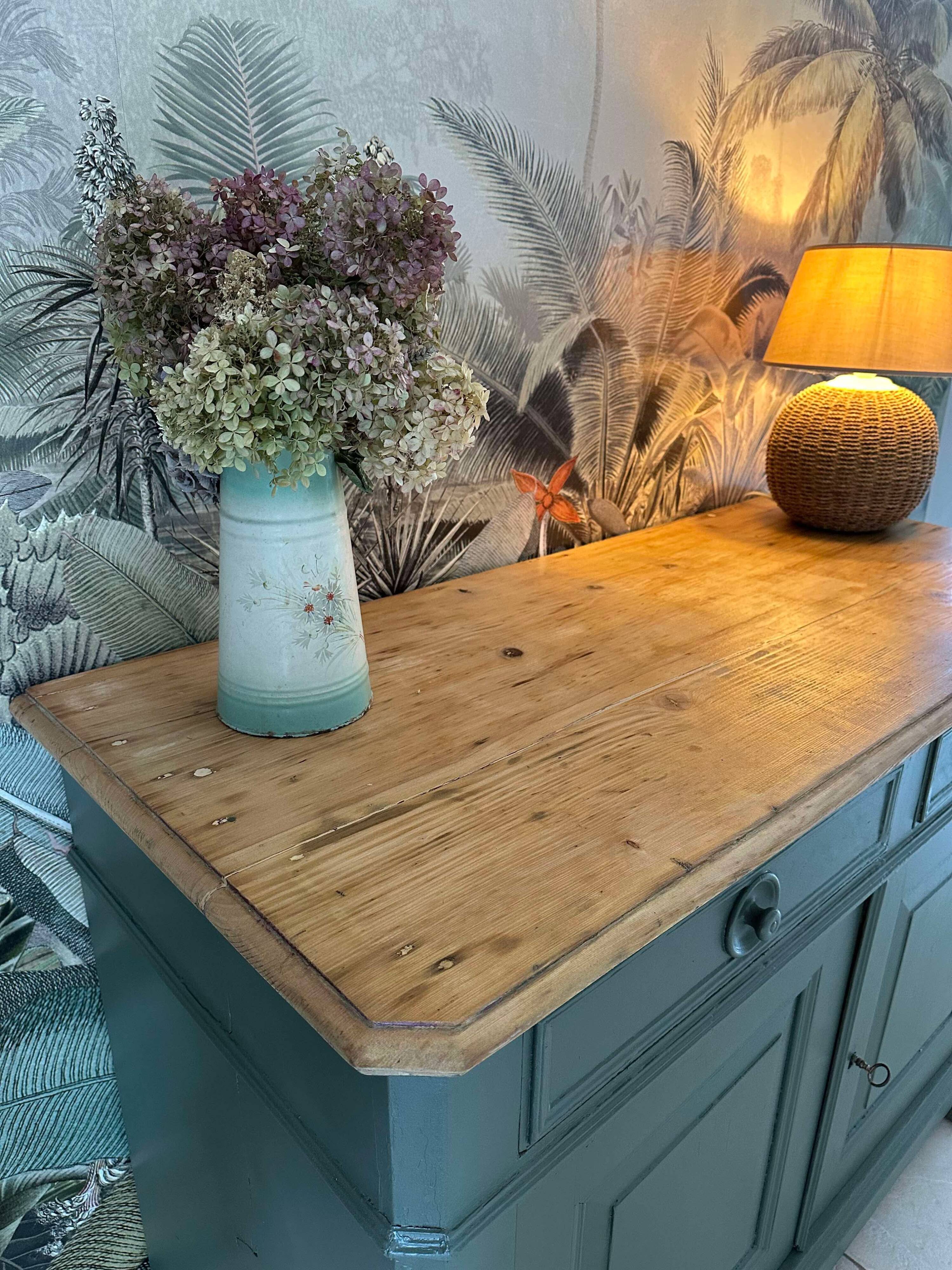 Grand Parisian buffet