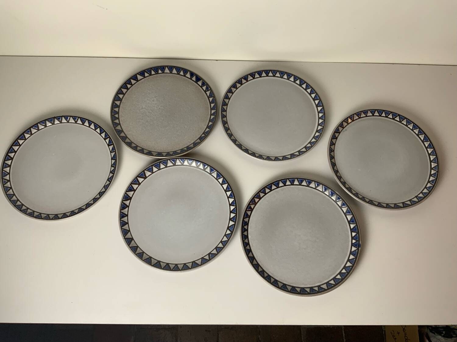 6 dinner plates