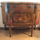 Half-moon chest of drawers