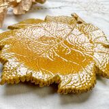 Plat vintage en faïence ocre Aegitna Vallauris 1950-1960
