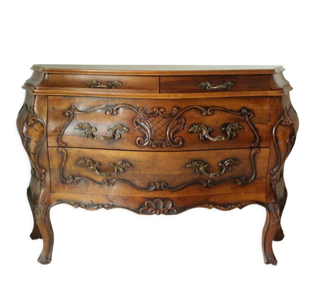 Coffin commode in walnut, Louis XV style, 20th century.