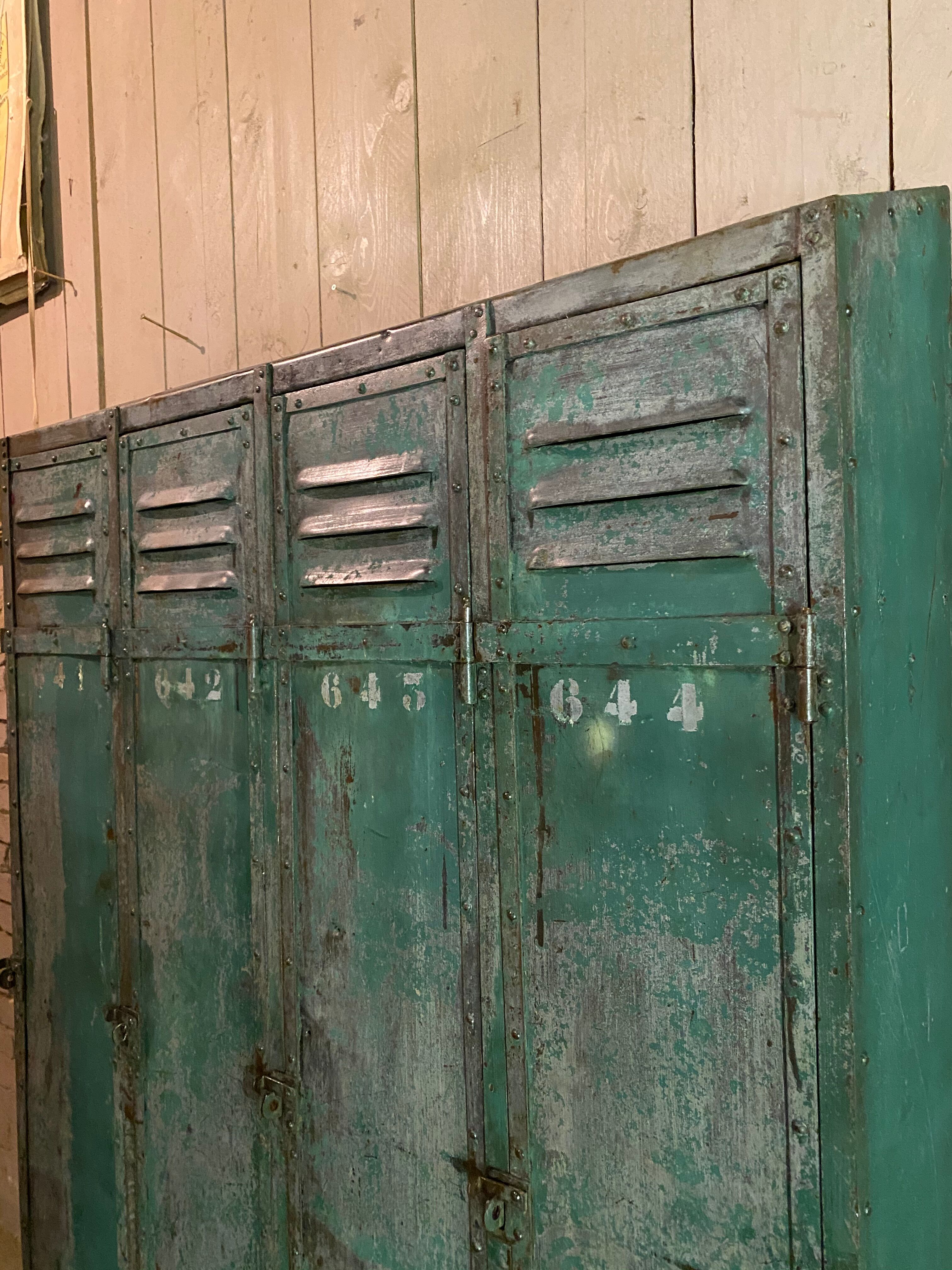 Riveted industrial vest 1920 original color