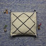 Coussin berbère kilim blanc et noir