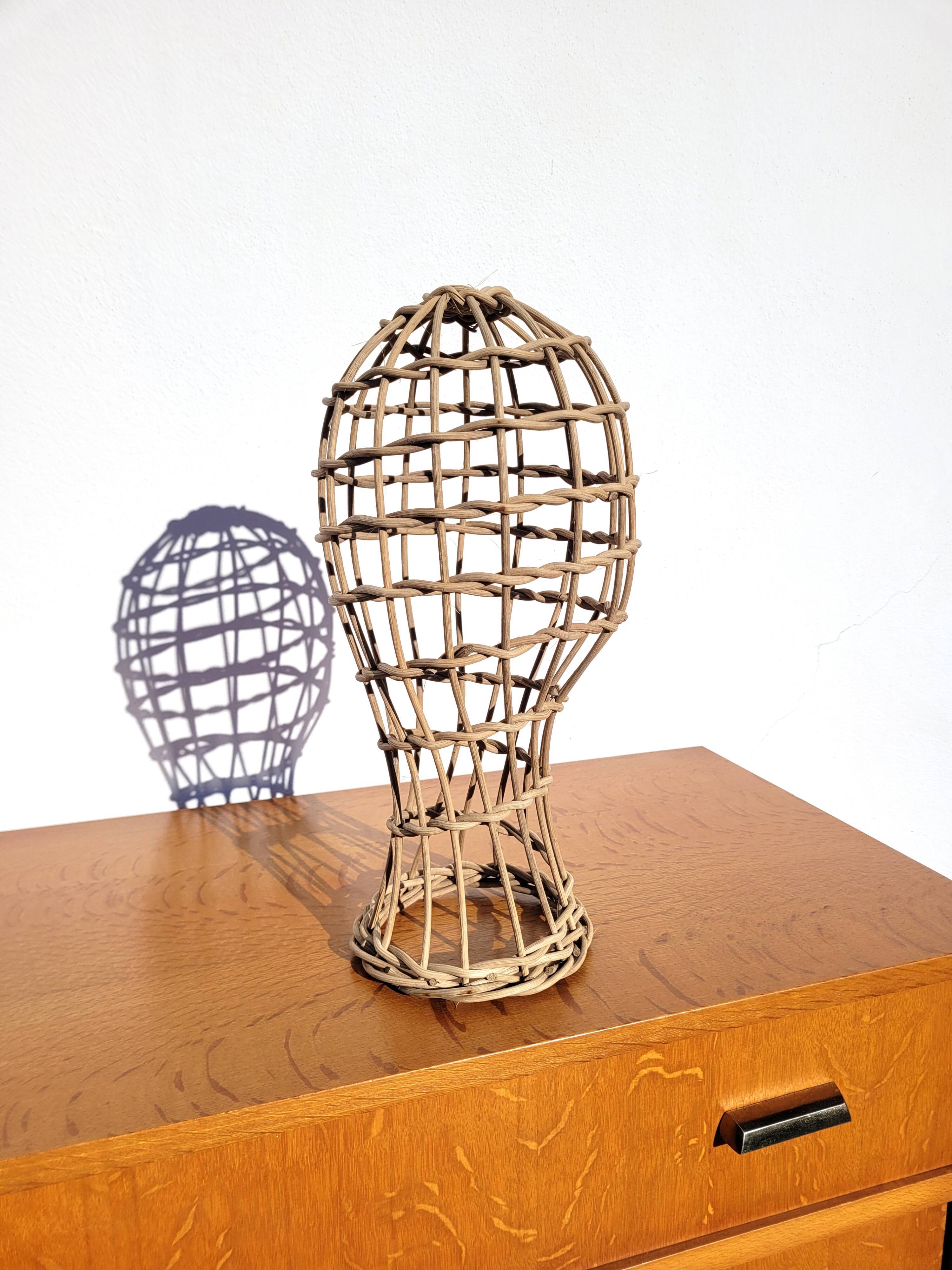 Head to hat marotte wicker display