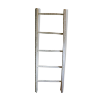 Scale old raw wood patina white