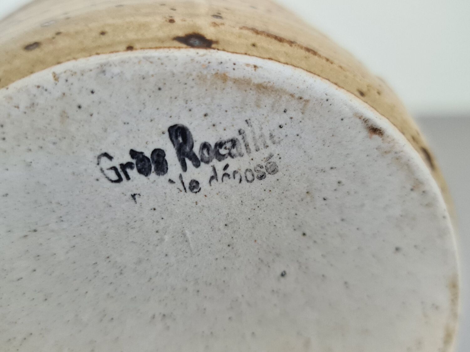 Pyrite stoneware pot