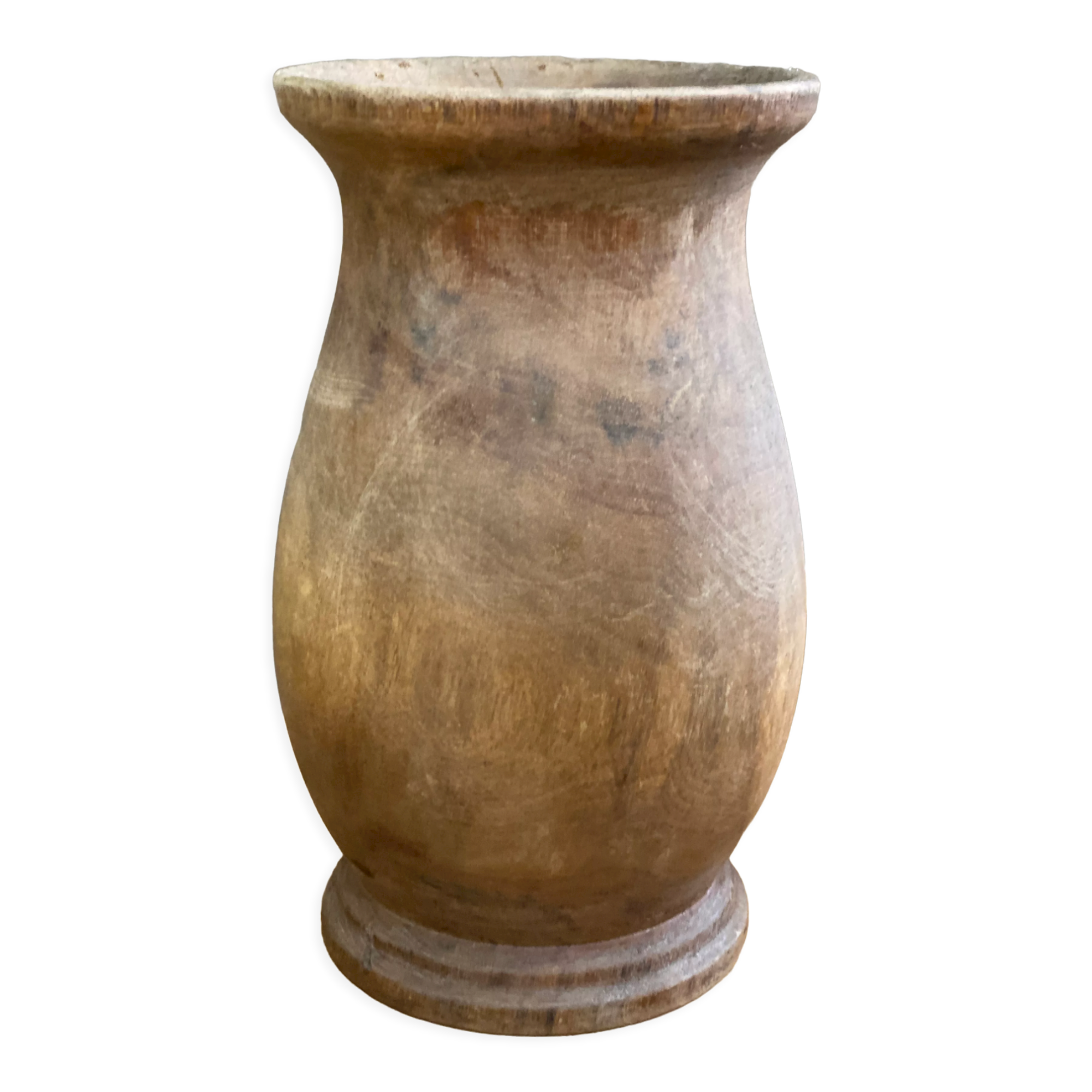 Vase made of raw wood