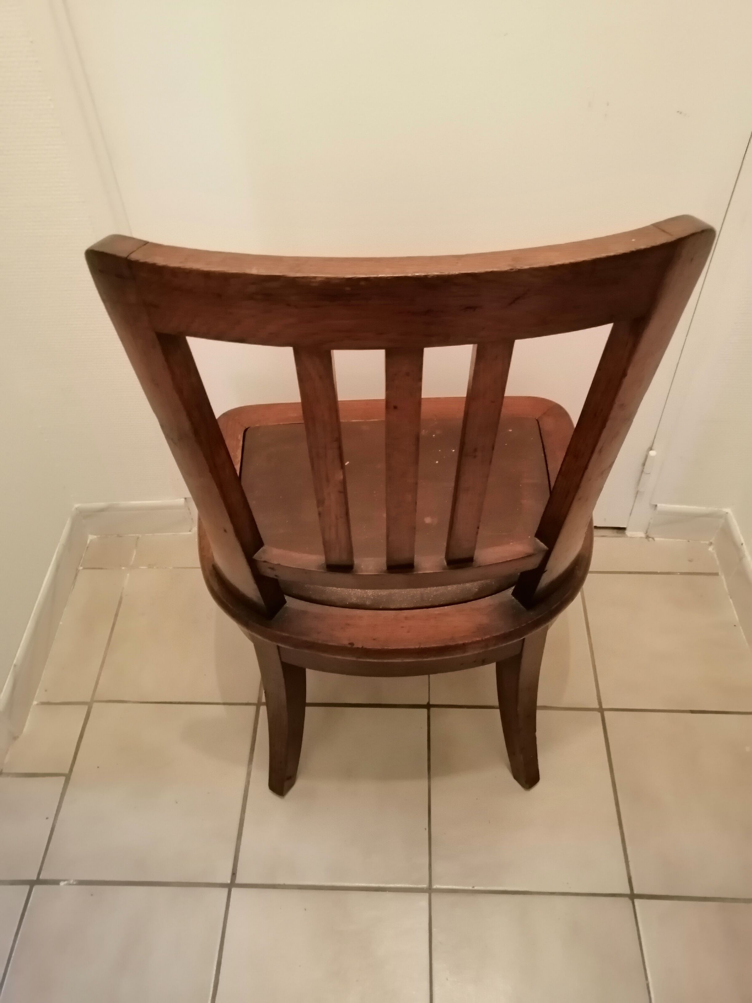 Chaise d'aisance en bois ancienne chene massif