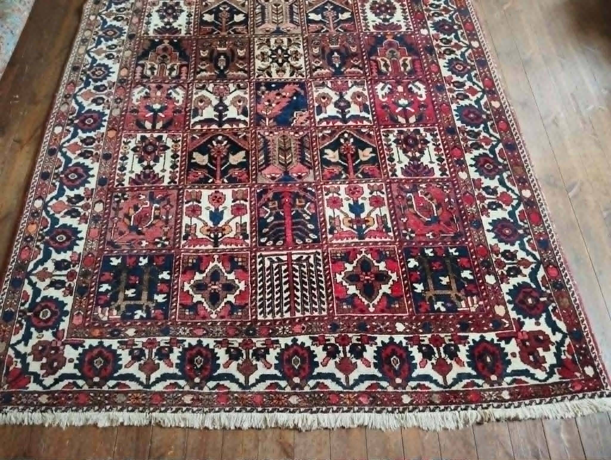 Handmade Bachtiar Persian rug 320x215cm