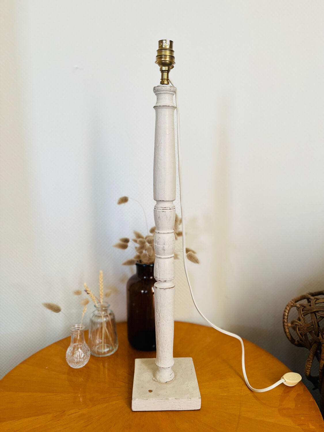 Lamp foot baluster patina old aged white