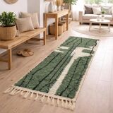 Handmade pure wool rug, size 1.5/2.5 m.
